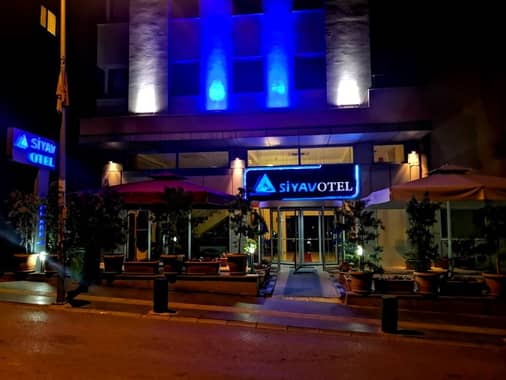 Siyav Otel